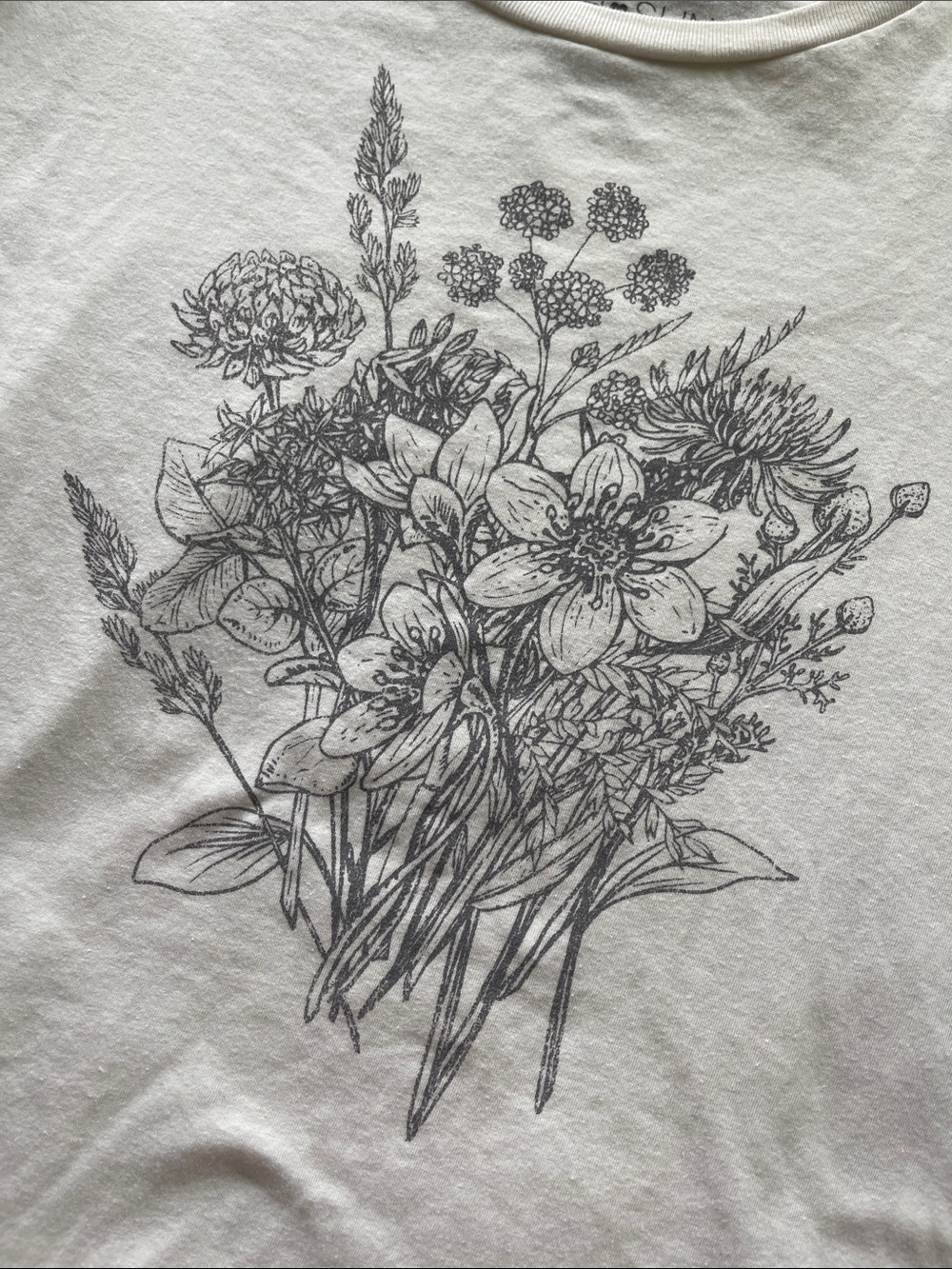 FIFTH SUN Cream Floral Graphic Tee - X-Large - Picture 3 of 4